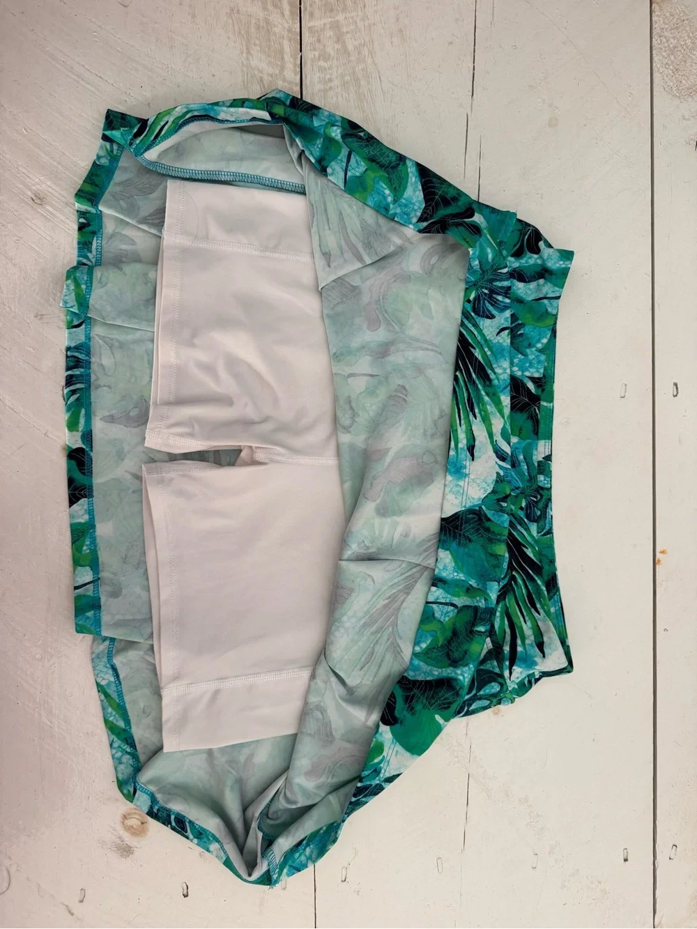 Tommy Bahama Golf Leaf-Print Skort- Teal & Green - Picture 2 of 4